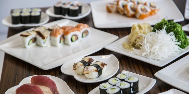 Nabruste si hůlky: sushi set z čerstvých surovin pro milovníky japonské kuchyně