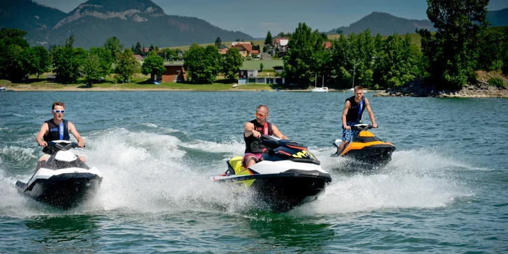 Wake, ski, kneeboard, flyboard nebo skútr - Vyblázněte se na Maře