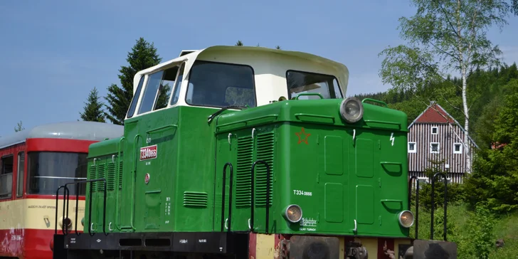 Celodenní výlet historickým motorovým vláčkem v malebné krajině Českého ráje