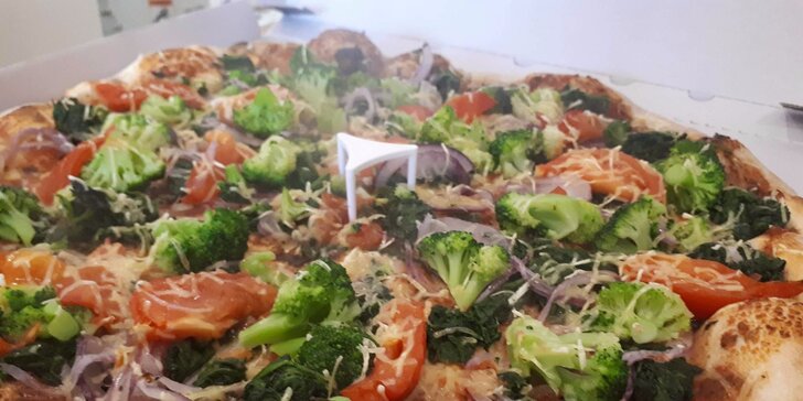 Pizza na doma: Vyzvedněte si dvě křupavé pizzy dle vlastního výběru