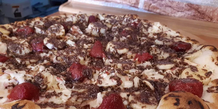 Jídlo až domů: dvě 32cm pizzy podle výběru s dovozem po Liberci