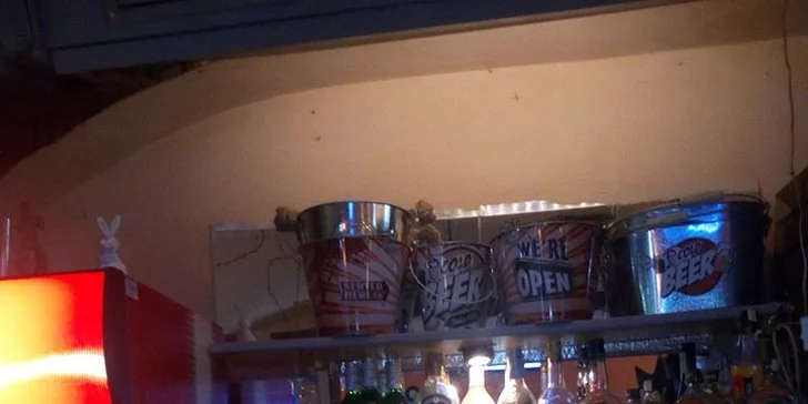 Zajděte na 1, 2, nebo rovnou na 4 drinky do vintage baru s domácí atmosférou