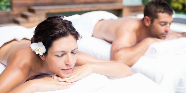 Dokonalá relaxace: partnerská masáž olejem v délce 60 minut
