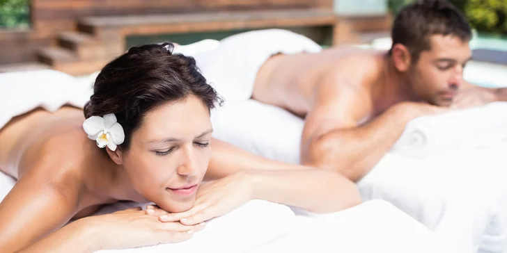 Dokonalá relaxace: partnerská masáž olejem v délce 60 minut