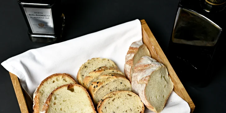 Výjimečný kulinářský zážitek: luxusní 3chodové menu servírované v rukavičkách pro dva