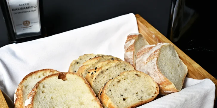 Výjimečný kulinářský zážitek: luxusní 3chodové menu servírované v rukavičkách pro dva