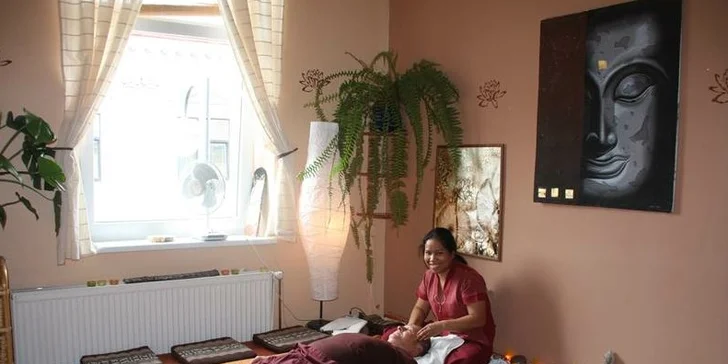 Tradiční thajské i královské masáže až pro 2 osoby
