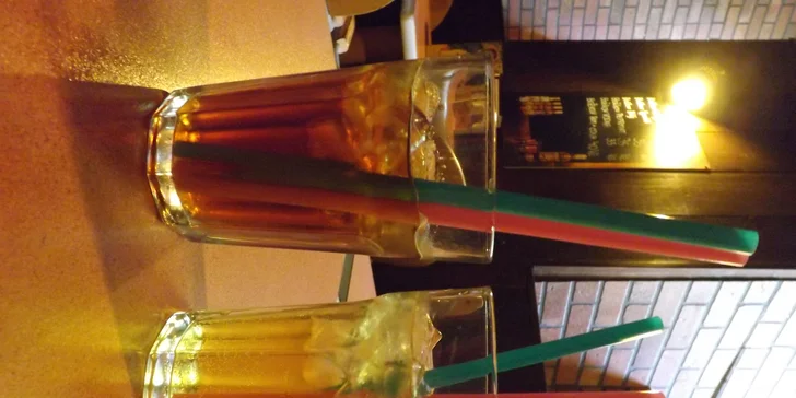 Zajděte na 1, 2, nebo rovnou na 4 drinky do vintage baru s domácí atmosférou