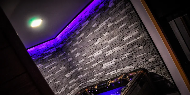 Privátní sauna s vířivkou a lahví prosecca pro dvě osoby