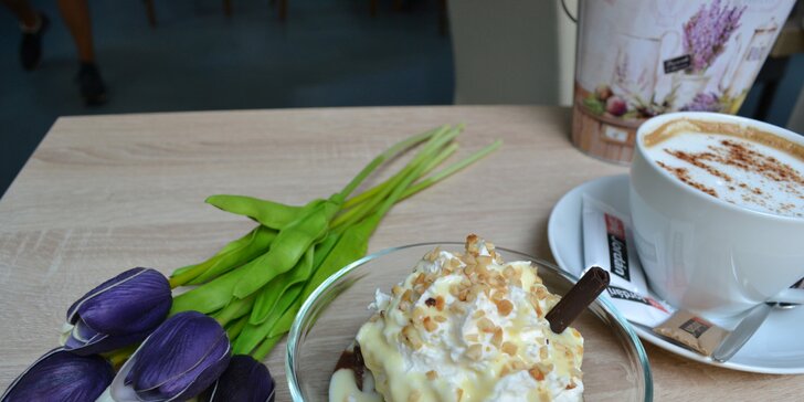 Kopečková zmrzlina i poháry v kavárně u náplavky vč. variant s nápojem