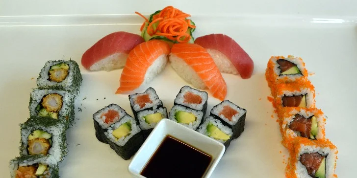 Když milujete sushi: čerstvé sety s lososem, avokádem i krevetami – 20 či 30 ks