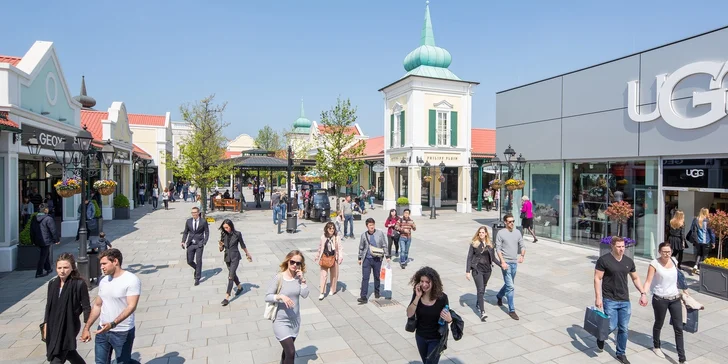 Parndorf, to je 37 000 metrů plochy, 70 značkových prodejen a více než 100 světových módních značek.