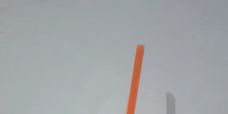 Ledová káva se zmrzlinou nebo ledové ovocné smoothie