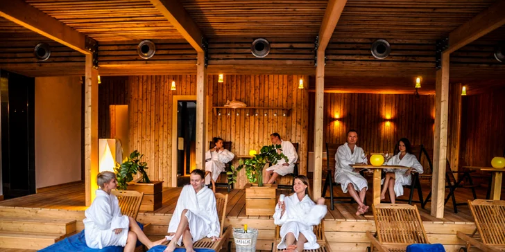 Privátní sauna s vířivkou a lahví prosecca pro dvě osoby