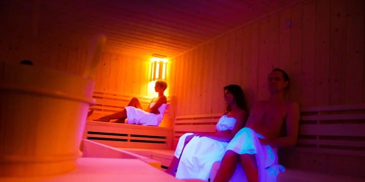 Privátní sauna s vířivkou a lahví prosecca pro dvě osoby