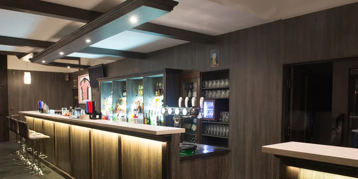 2× menu odlišné chuti: Vepřová jehla a kuřecí prsíčko s přílohou i omáčkami