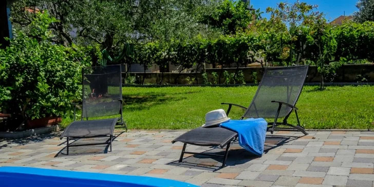 7 nocí v rodinném resortu s bazénem a olivovým hájem v klidné čtvrti Pakoštane