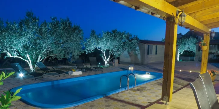 7 nocí v rodinném resortu s bazénem a olivovým hájem v klidné čtvrti Pakoštane