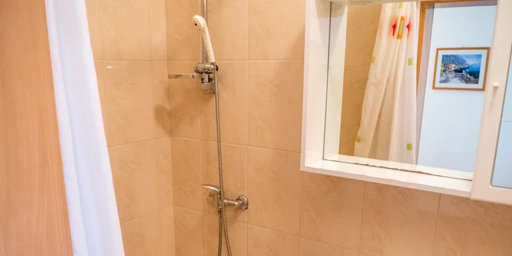 7 nocí v rodinném resortu s bazénem a olivovým hájem v klidné čtvrti Pakoštane