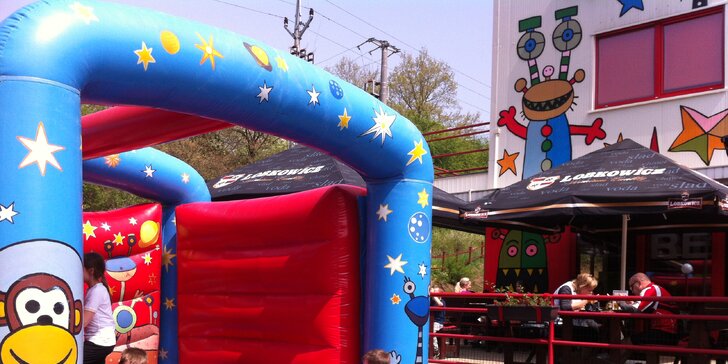 Celodenní vstupné pro děti i dospělé do zlínského zábavního parku Galaxie