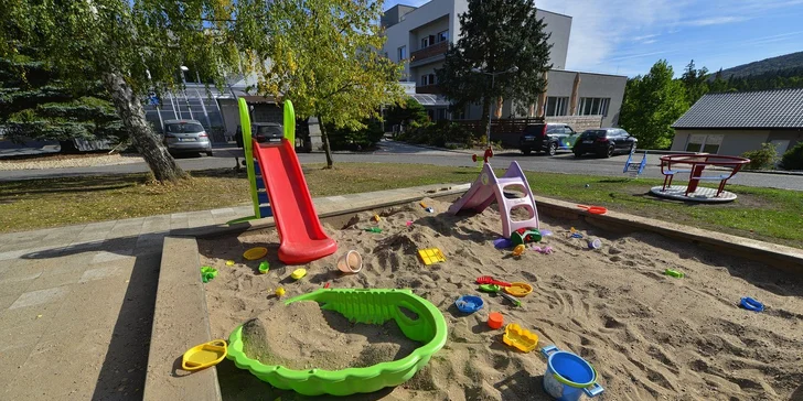 Dovolená v Železných horách: chatka pro 4 osoby, polopenze, wellness i sport