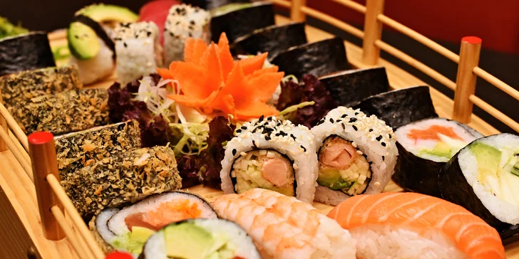 Vietnam vábí: bohaté sushi menu a láhev vína ve stylové restauraci až pro 4