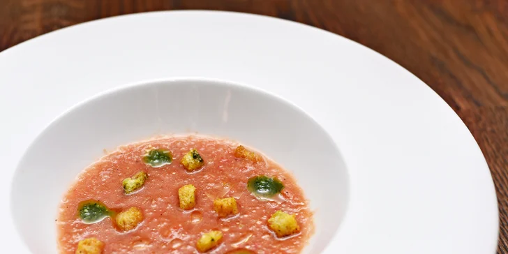 Španělské 4chodové menu s gazpachem, krevetami, paellou i kokosovým flanem