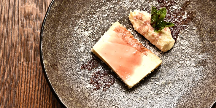 Španělské 4chodové menu s gazpachem, krevetami, paellou i kokosovým flanem
