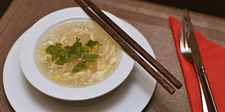 Chutné polední menu z čerstvých surovin pro 1 či 2 v stylové vietnamské restauraci