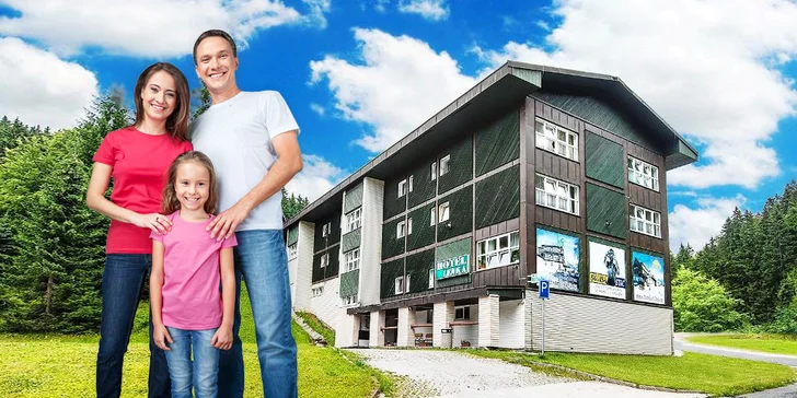 Do Vodního ráje i na bobovku: Zážitkový pobyt ve Špindlu pro 2 dospělé a dítě