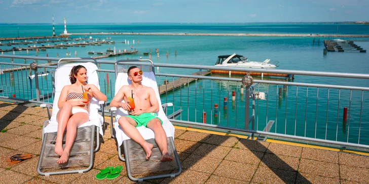 Relax u Balatonu: soukromá pláž, neomezený wellness a snídaně