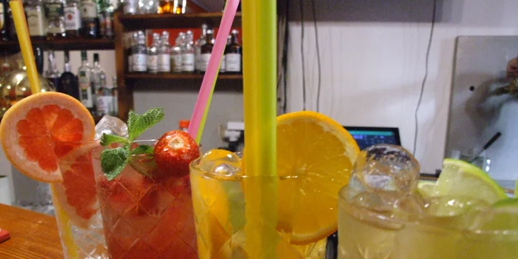 Dva nebo pět míchaných drinků pro dvojice i partu přátel