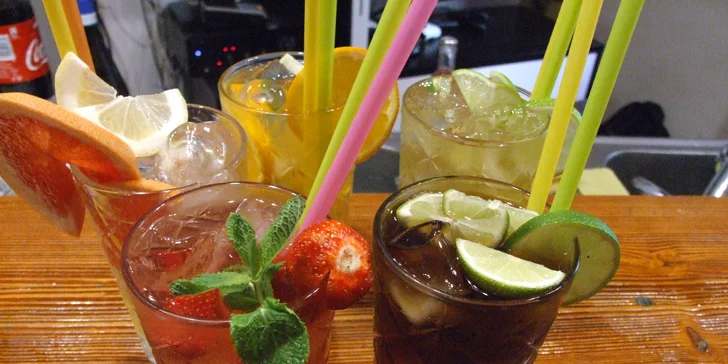 Dva nebo pět míchaných drinků pro dvojice i partu přátel