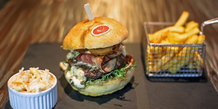 Hodina bowlingu a dva špičkové burgery i v bezlepkové úpravě