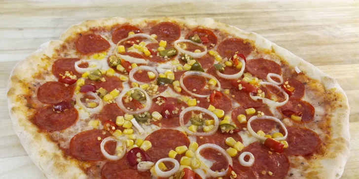 Tyhle krasavice vás prostě dostanou: dvě pizzy o průměru 32 cm včetně dovozu