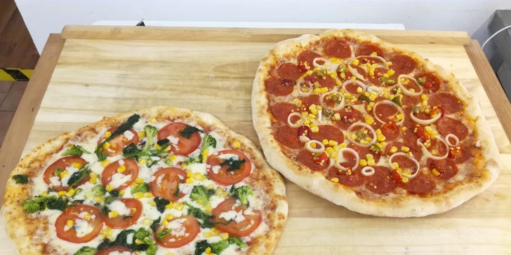 Tyhle krasavice vás prostě dostanou: dvě pizzy o průměru 32 cm včetně dovozu