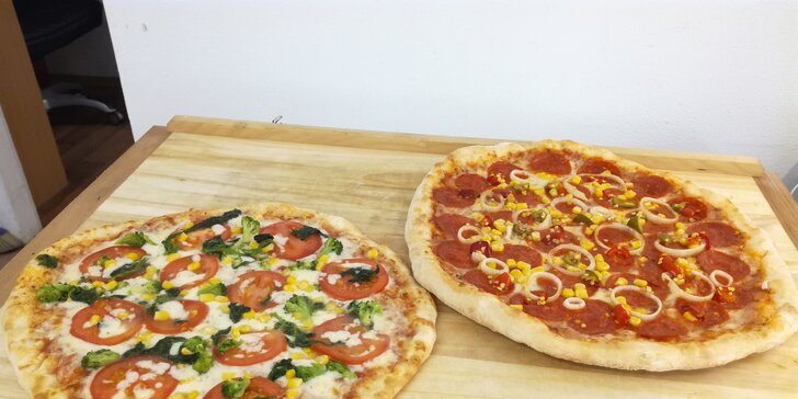 Tyhle krasavice vás prostě dostanou: dvě pizzy o průměru 32 cm včetně dovozu