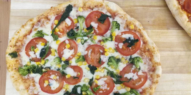 Tyhle krasavice vás prostě dostanou: dvě pizzy o průměru 32 cm včetně dovozu