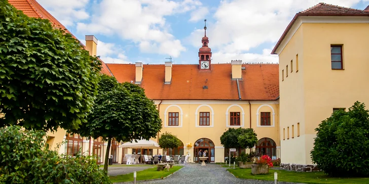 Zážitkové léto na Zámku Čechtice - all inclusive, střelnice, únikovka i půjčení kol