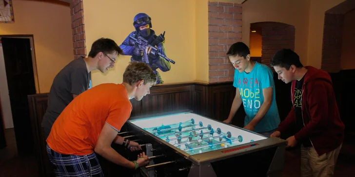 Pronájem PC nebo komplet herní místnosti v e-sport baru na celý den