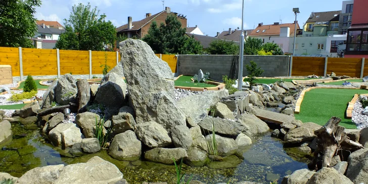 V neďalekom Stone Parku vás čaká hodina adventure golfu.