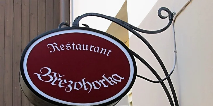 Rošťák nebo křupavák: pikantní vepřová nebo plněná kuřecí dobrota s přílohou