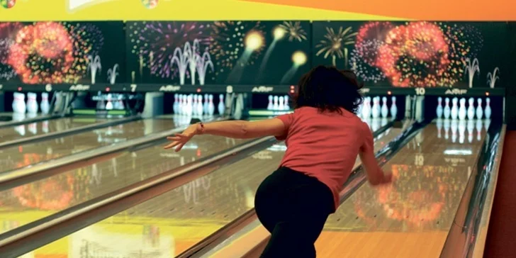Kachnička s variací knedlíků a se zelím a knedlíčková polévka pro 2 na bowlingu
