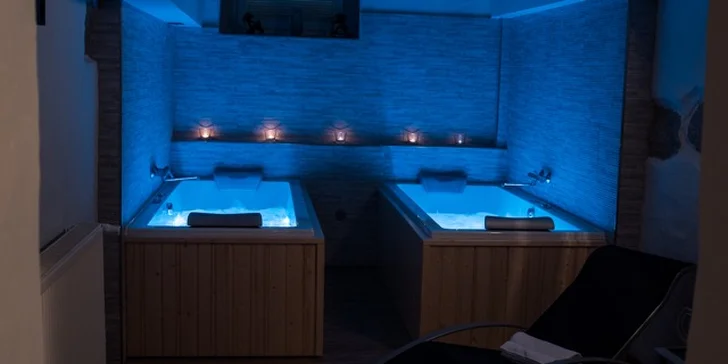 Pivní lázeň pro dva nebo privátní partnerský wellness s vířivkou a saunou