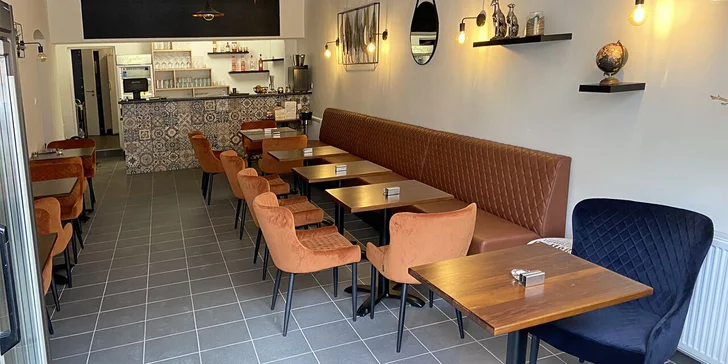 Připraví vám tu hovězí burger podle výběru z 5 druhů a přidají k němu bramborové cripsy a domácí dip. 