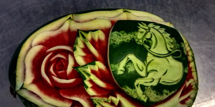Vyřezávaný cukrový či vodní meloun s vlastním textem či obrázkem