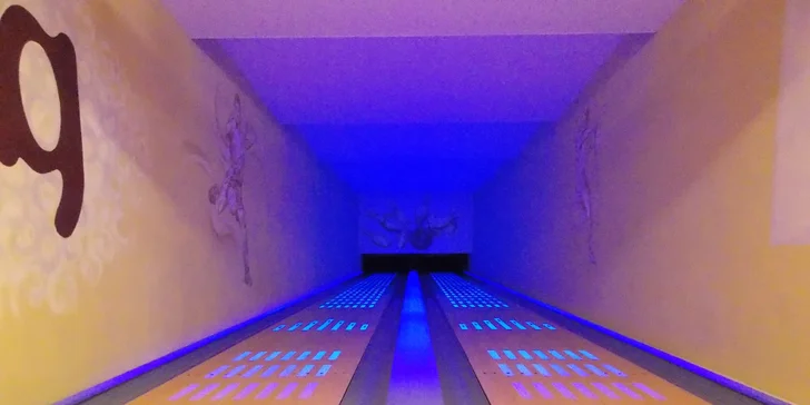 Zábava, co má koule: bowling a kilo vepřových nebo kuřecích řízků