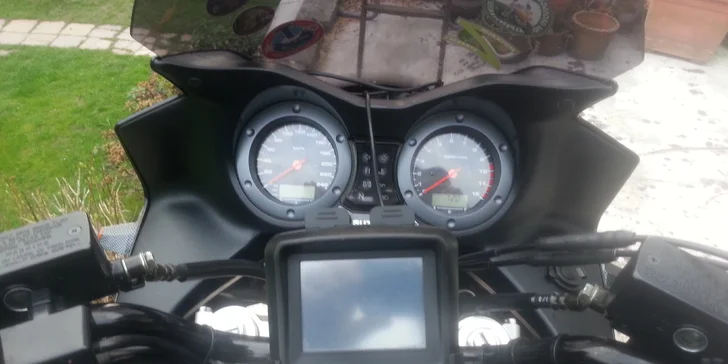 Jízda na pořádném žihadle: Půjčení cestovního endura Suzuki DL1000 V-Strom