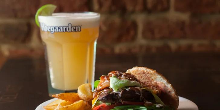 Festival burgerů v Crack Irish Pub: jehněčí, vepřový, kuřecí nebo vegetariánský