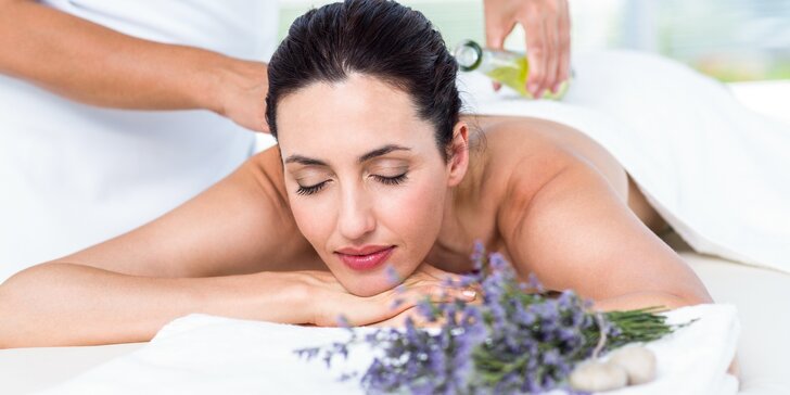 Masáž s vůní levandule: 50 minut relaxu při masáži zad, krční páteře a hlavy